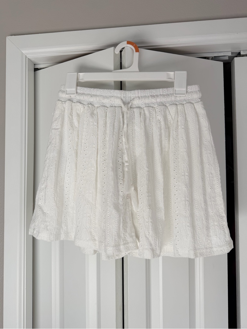 BCBGeneration White Elastic Waist Shorts